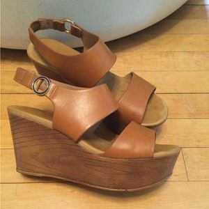 Platform sandals